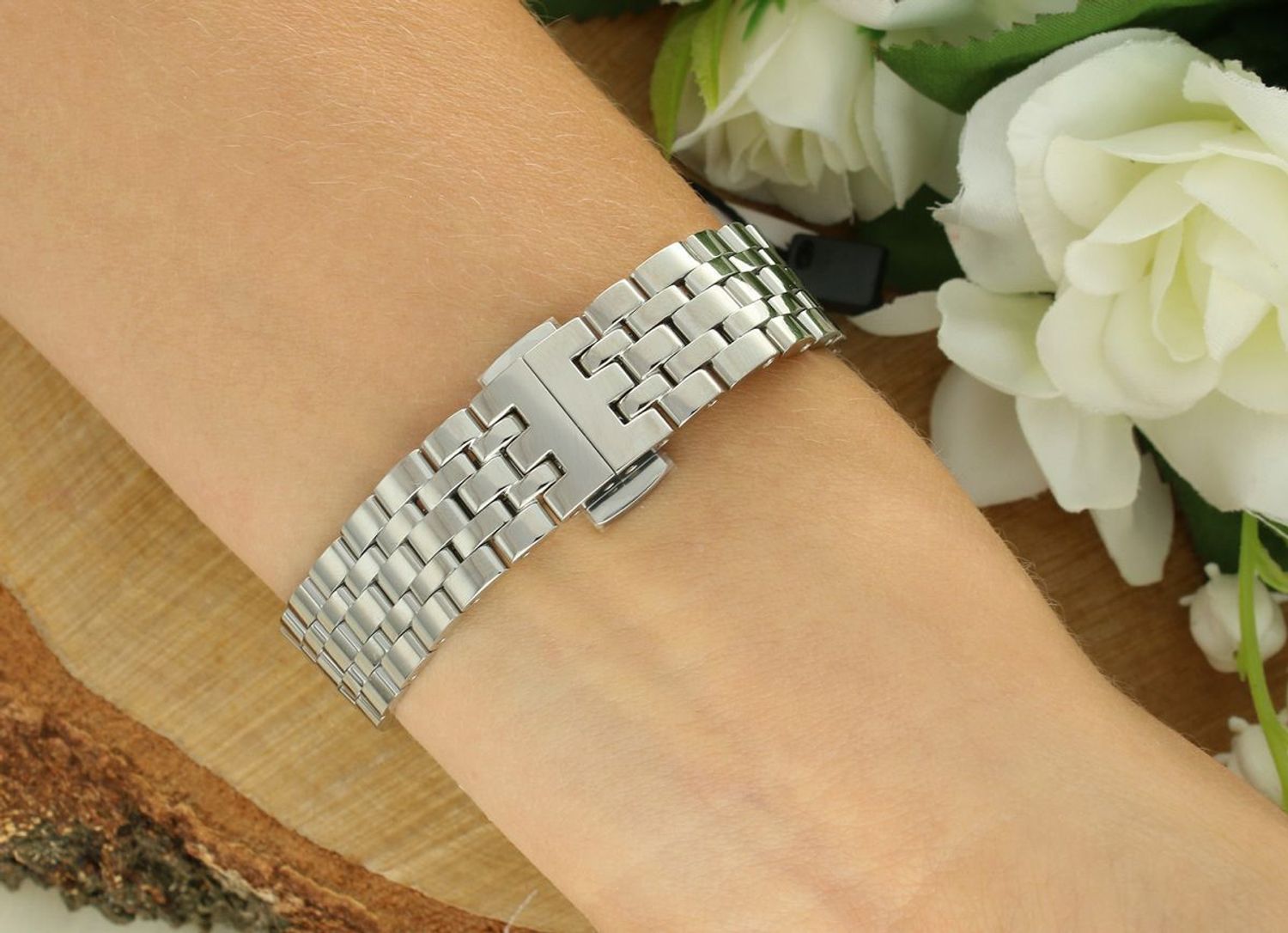 Bisset Maggiore BSBF32SISX03BX – elegancki damski zegarek szwajcarski z mechanizmem RONDA SWISS EOL, złotą kopertą i paskiem PVD, szafirowym szkłem i wodoszczelnością 30 m.11.jpg