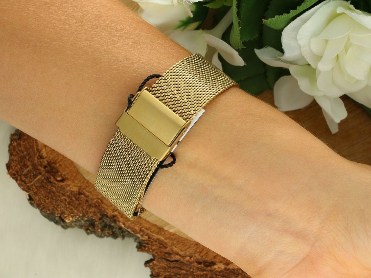 Bisset BSBF33GIGX03BX – elegancki szwajcarski zegarek klasyczny z złotą tarczą, szafirowym szkłem i stalową bransoletą G-Link z mikroregulacją. Luksus i trwałość w jednym.1.jpg