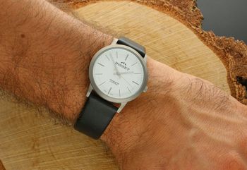 Zegarek męski Bisset BSCE43DISX05BX – klasyczny model z tytanową kopertą, białą tarczą i czarnym paskiem ze skóry. Szwajcarski mechanizm kwarcowy, mineralne szkiełko, 2 lata gwarancji.2.jpg