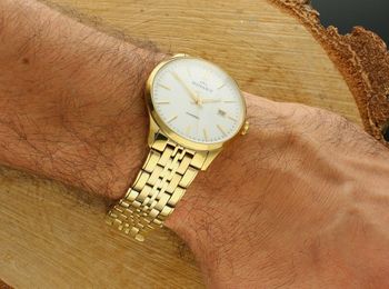 Elegancki zegarek męski Bisset z mechanizmem RONDA SWISS, datownikiem, szafirowym szkłem i fluorescencyjnymi wskazówkami. Antyalergiczna bransoleta ze stali, powłoka PLATING, wodoszczelność3.jpg
