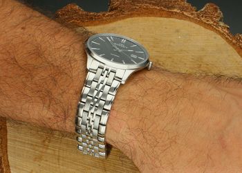 Męski zegarek Bisset BSDF38SIBX03BX z mechanizmem kwarcowym, szafirowym szkłem i stalową bransoletą. Swiss Made, czarna tarcza, datownik – klasyka i funkcjonalność w jednym.4.jpg