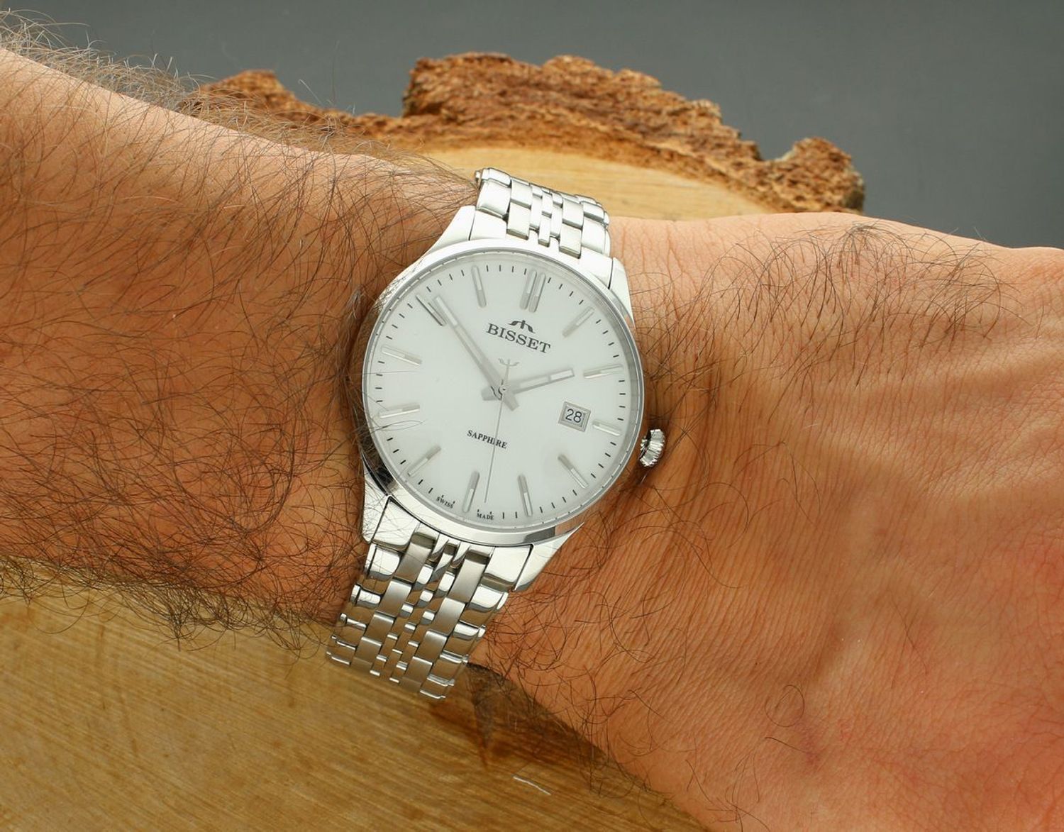 Elegancki męski zegarek Bisset BSDF38SISX03BX z mechanizmem kwarcowym, szafirowym szkłem i stalową bransoletą. Swiss Made, datownik, odporność na zachlapania – klasyka i wygoda.1.jpg