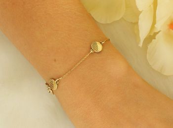 Damska bransoletka srebrna pozłacana 925 BTBK006416, zdobiona okrągłymi blaszkami z dekoracyjnym wzorem. Długość 16 cm + 3 cm regulacji, zapięcie na karabińczyk. Elegancka, stylowa i idealna na prezent.3.jpg