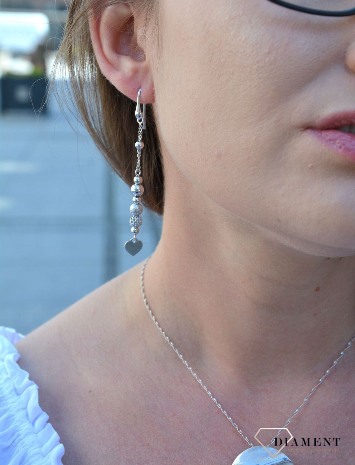 Srebrne kolczyki wiszące kuleczki zakończone sercem BTKZ0009.jpg