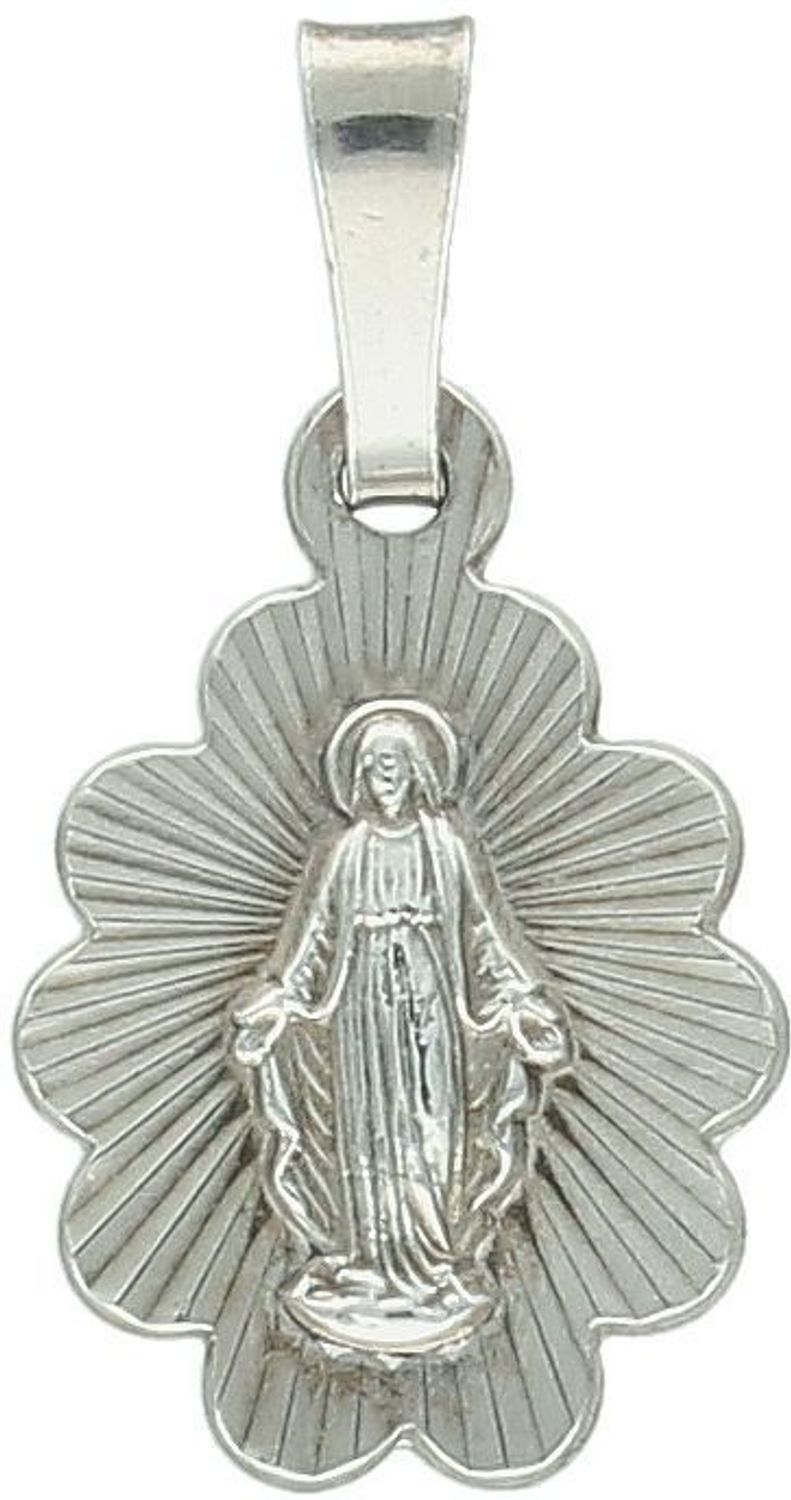 Owalny medalik srebrny z wizerunkiem Jezusa, próba 925. Klasyczny model BTZZ9078, waga 1,80 g, długość 2,5 cm. Doskonały prezent religijny.1.jpg