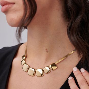 Odkryj naszyjnik Brosway MUSE ze stali 316L pokryty złotem PVD. Nowoczesny design, elegancja i styl – idealny na co dzień i jako prezent.3.jpg