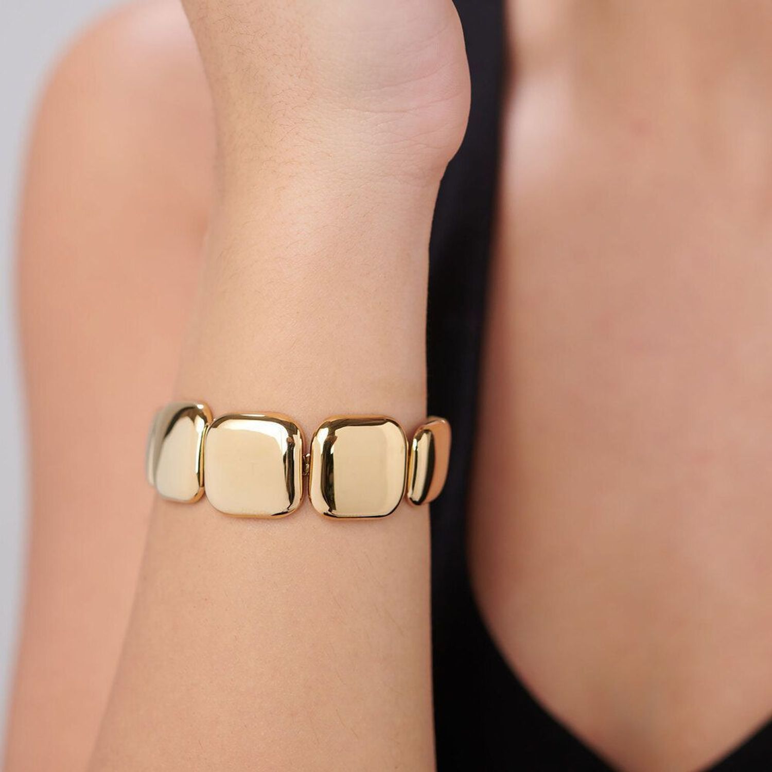 Bransoletka Brosway MUSE BUE12 ze stali 316L pokryta złotem PVD. Nowoczesny design i elegancja w jednym – idealna na co dzień i na prezent.1.jpg