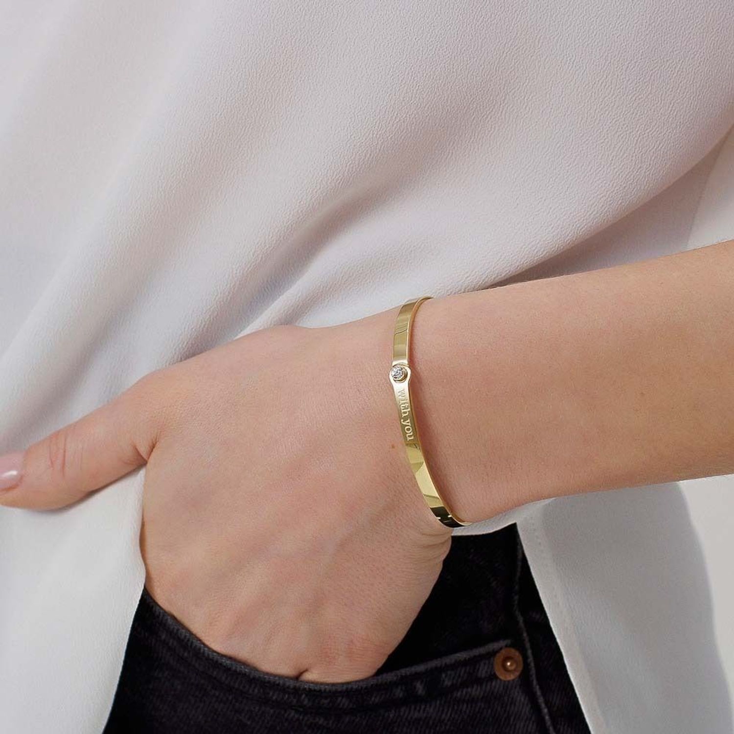 Bransoletka Brosway BWY12 z kolekcji With You – stal 316L, złoty PVD i przezroczysty kryształ z napisem „z Tobą”. Stylowy prezent i wyjątkowy symbol bliskości.1.jpg