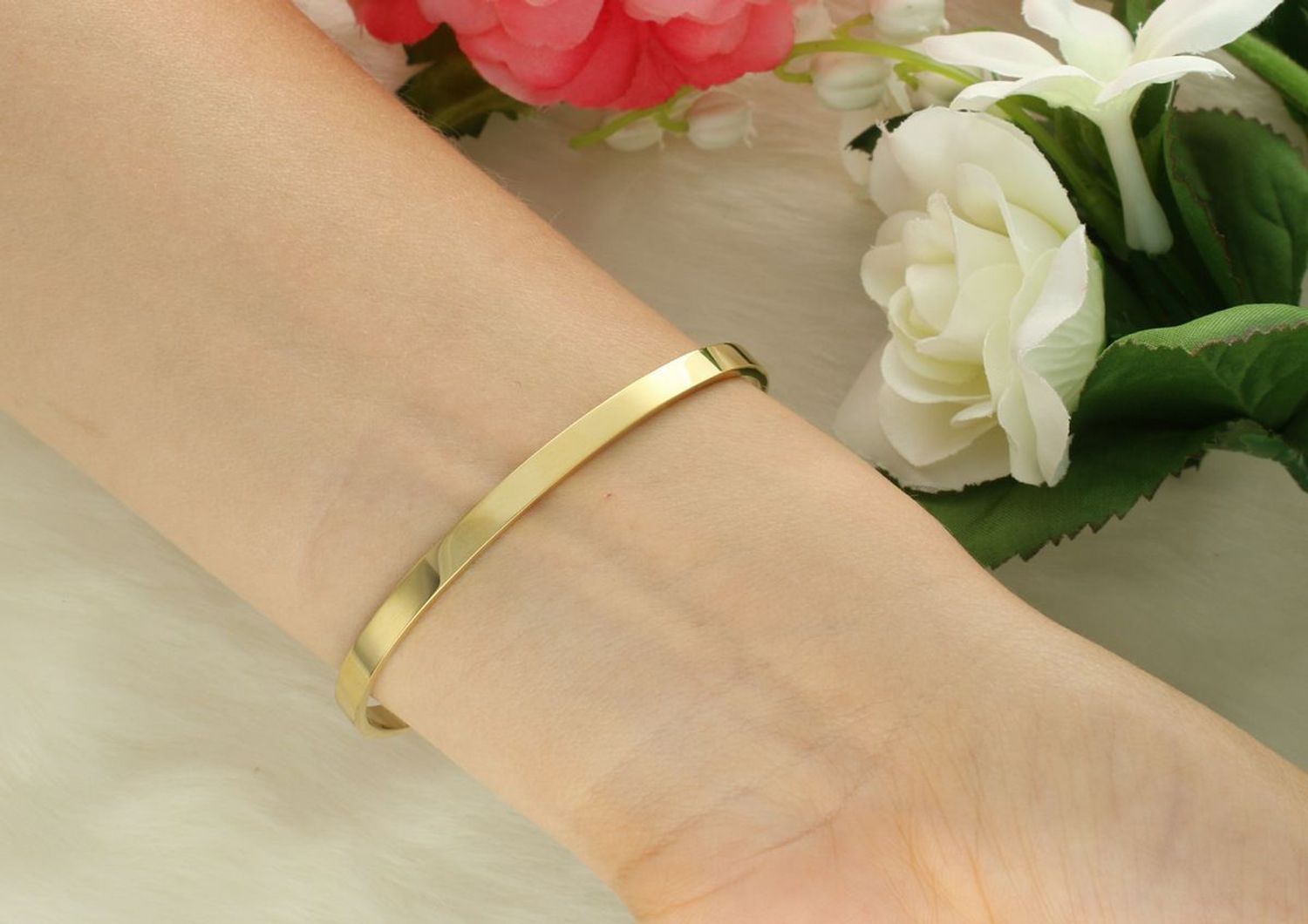 Bransoletka Brosway BWY12 z kolekcji With You – stal 316L, złoty PVD i przezroczysty kryształ z napisem „z Tobą”. Stylowy prezent i wyjątkowy symbol bliskości.1.jpg