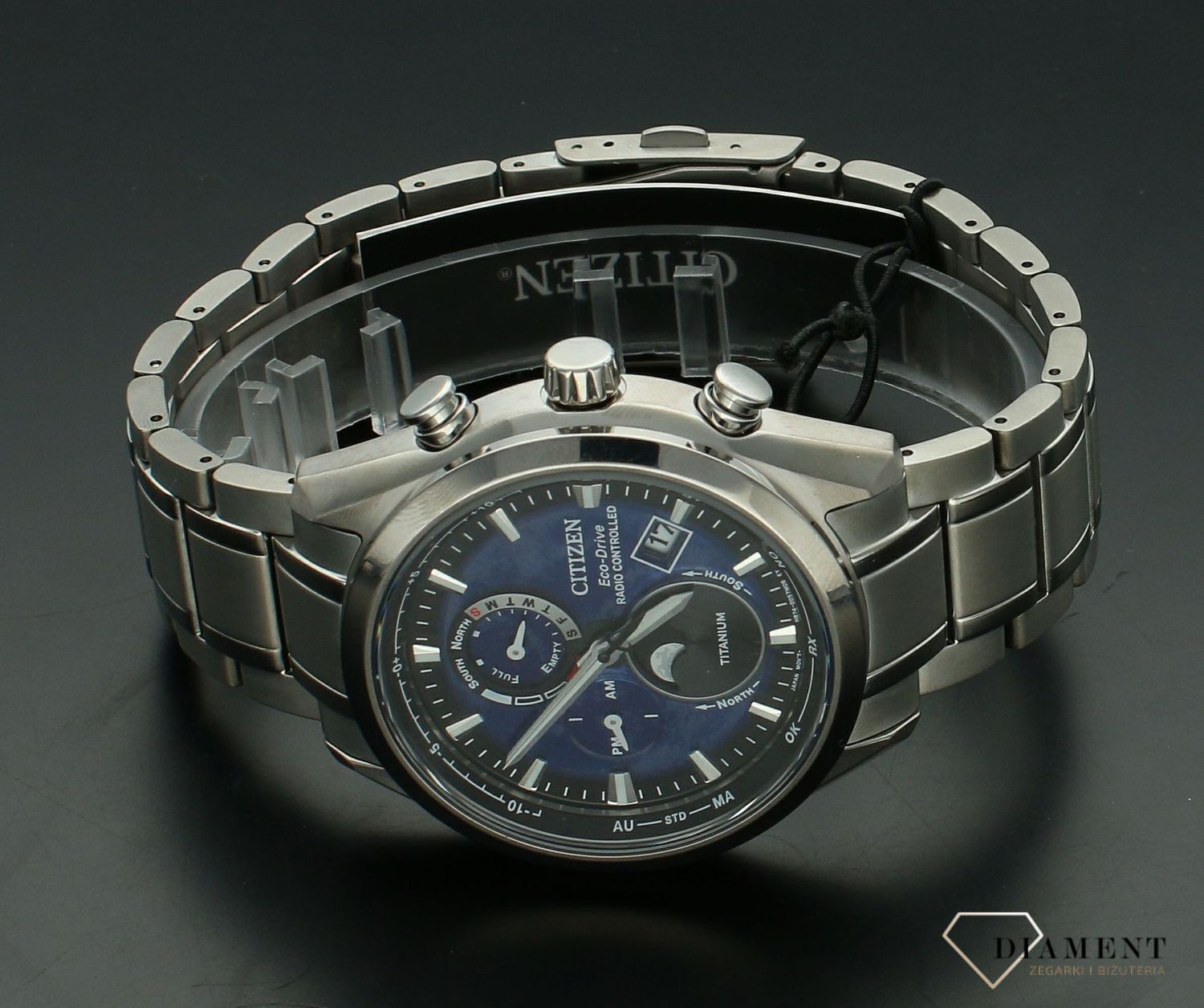 Zegarek męski Citizen Radio Controlled Tsuki-yomi Moonphase Eco-Drive BY1010-81L. Zegarek męski Citizen. Męski zegarek Eco-Drive solarny. Zegarek męski tytanowy Citizen. Zegarek męski z fazami księżyca Citize.jpg