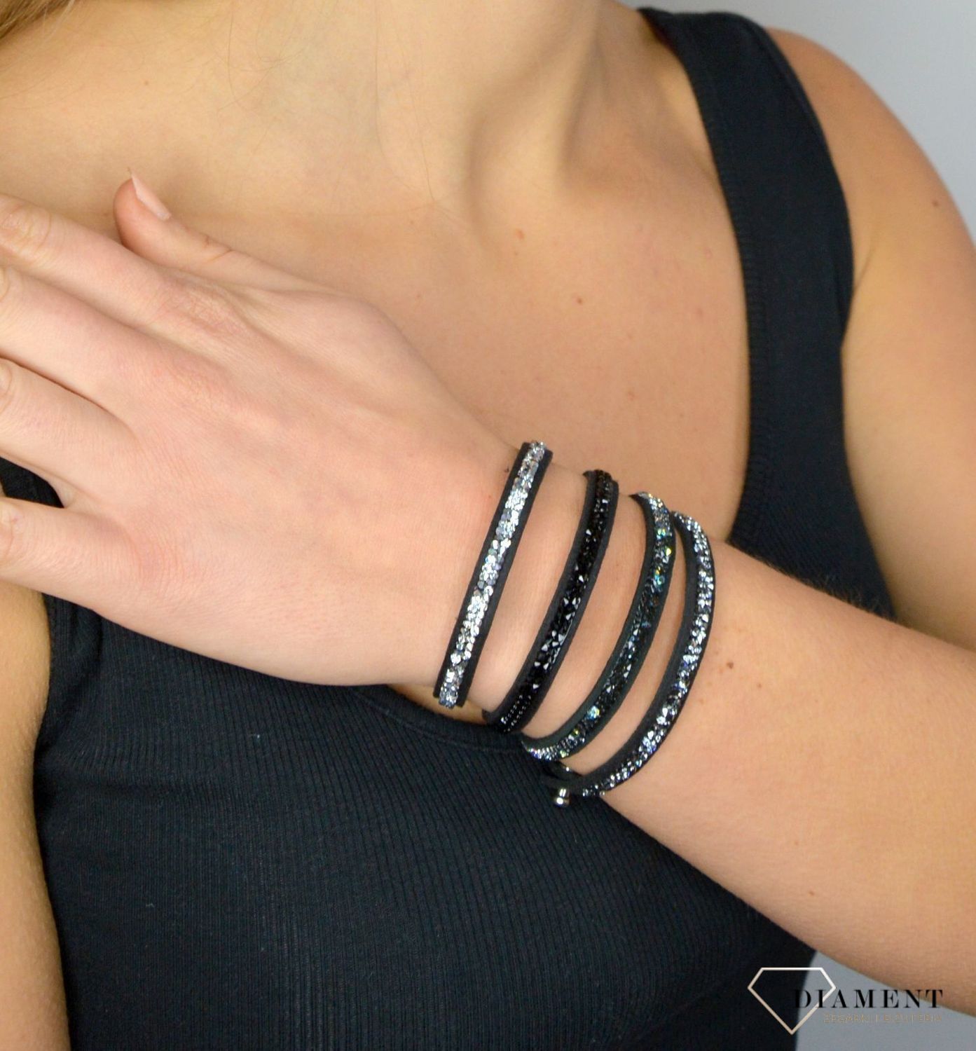 Bransoletka czarna z opalizującymi kryształami Swarovski Rock Tennis AURORE BOREALE BZRK1CZAB.jpg