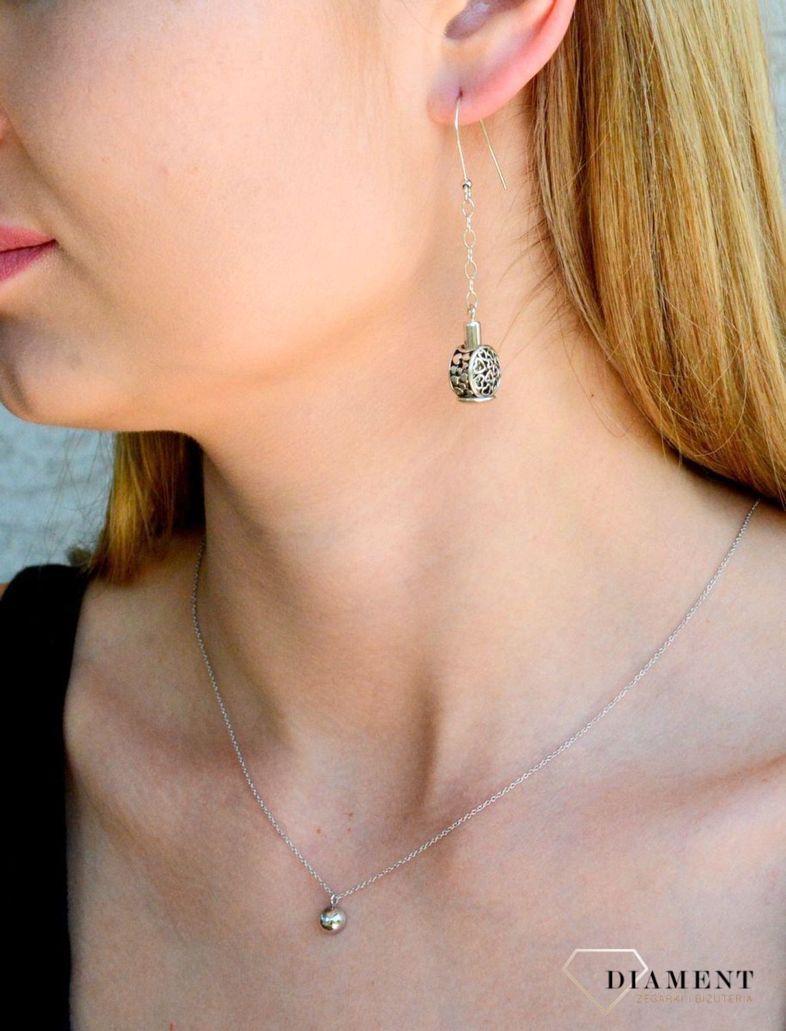 Srebrny naszyjnik celebrytka damskie 925 półkulka CRM21009. Srebrny naszyjnik damski. Naszyjnik srebrny celebrytka. Srebrna celebrytka damska z zawieszkami. Srebrny naszyjnik celebrytka damska na prezent (1).jpg