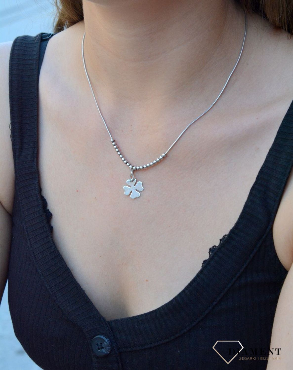 Naszyjnik srebrny celebrytka z koniczynką CRM21419Q0103. Naszyjnik srebrny damski. Naszyjnik srebrny celebrytka. Naszyjniki srebrny z koniczynką. Naszyjnik srebrny damski. Naszyjnik srebrny idealny (2).jpg