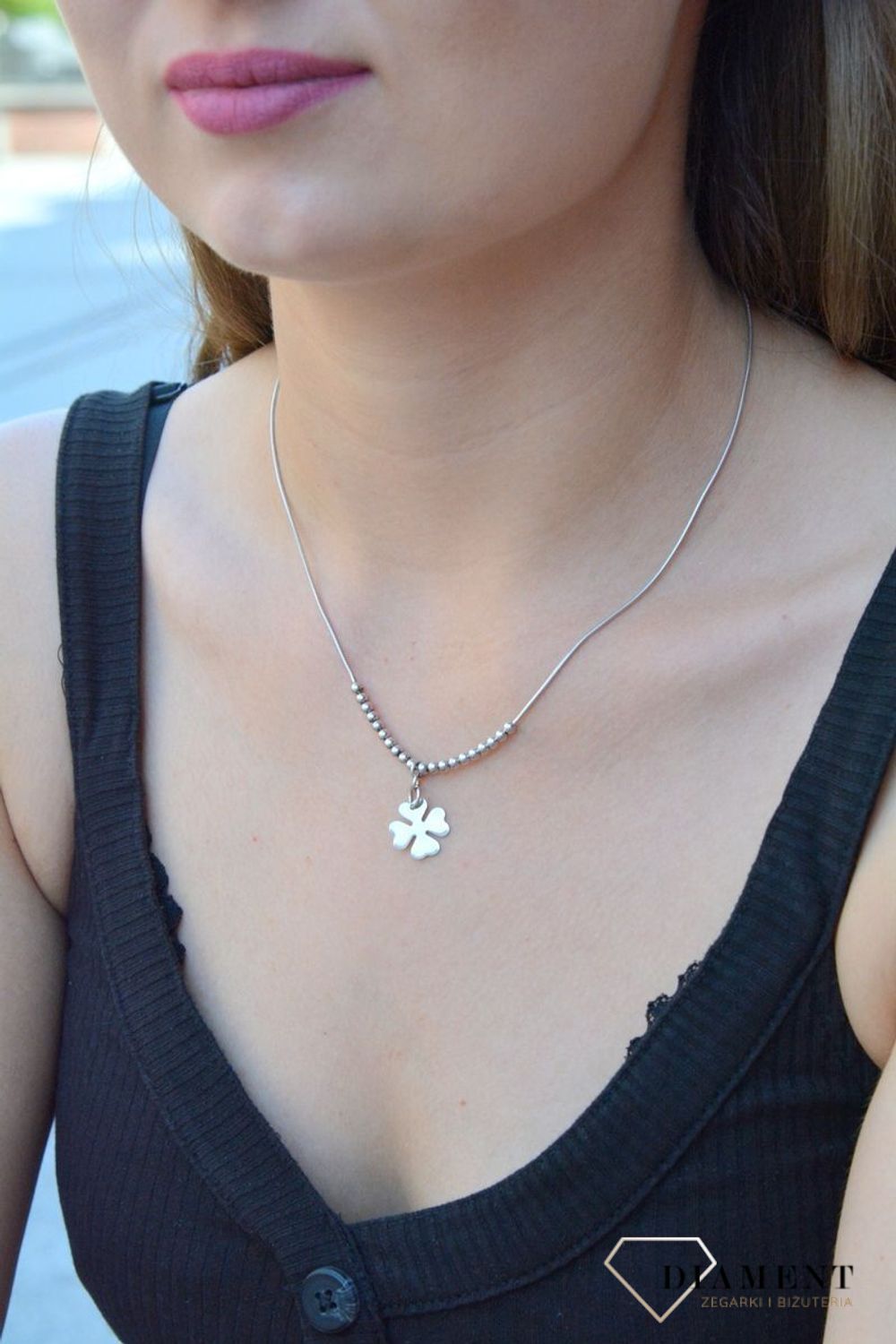 Naszyjnik srebrny celebrytka z koniczynką CRM21419Q0103. Naszyjnik srebrny damski. Naszyjnik srebrny celebrytka. Naszyjniki srebrny z koniczynką. Naszyjnik srebrny damski. Naszyjnik srebrny idealny (2).jpg