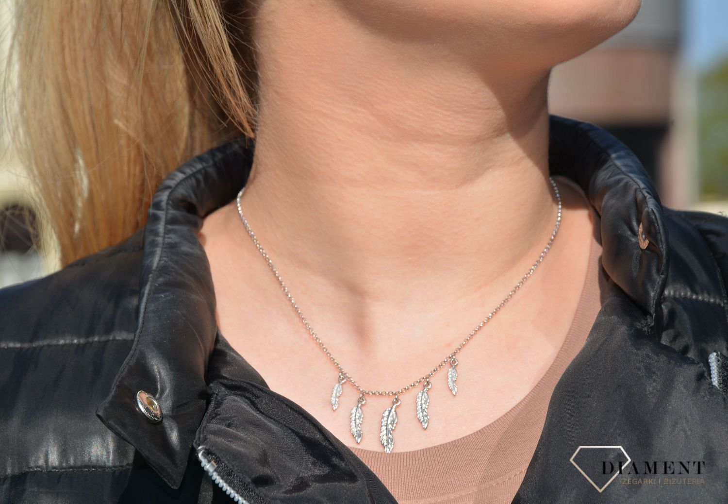naszyjnik srebrny srebrne piórka.jpg