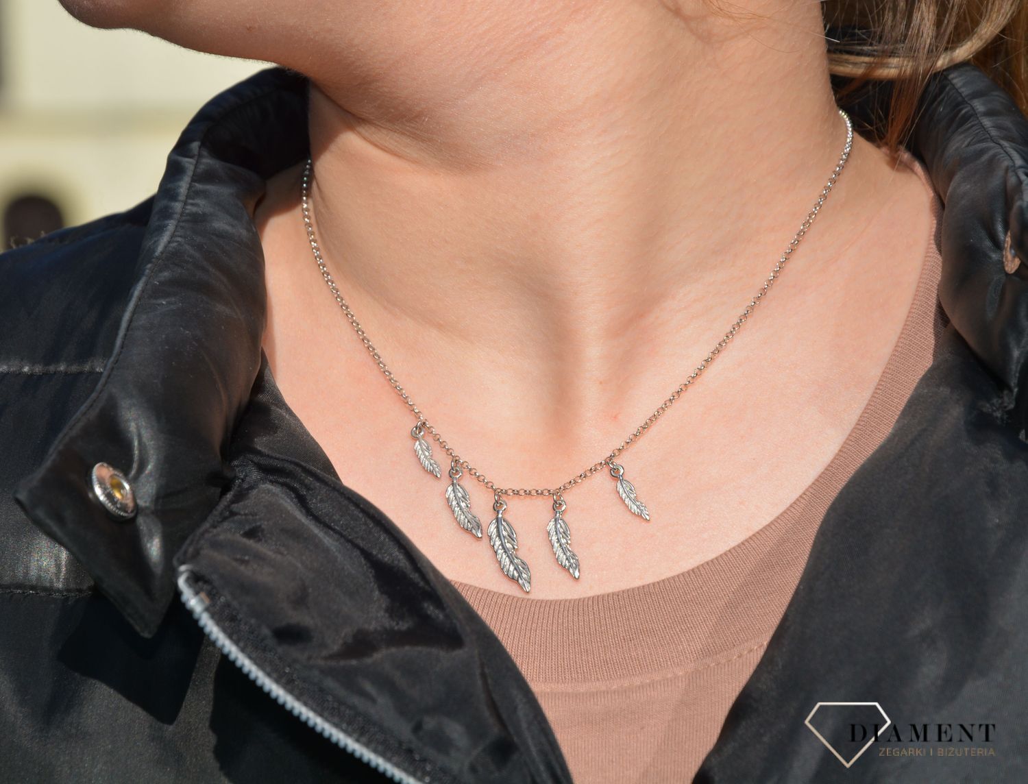 naszyjnik srebrny srebrne piórka.jpg