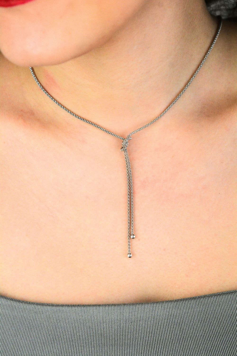 Stylowy srebrny naszyjnik krawatka z regulowaną długością 47 + 6 cm. Próba 925, waga 4,50 g. Elegancka biżuteria dla kobiet z klasą.1.jpg