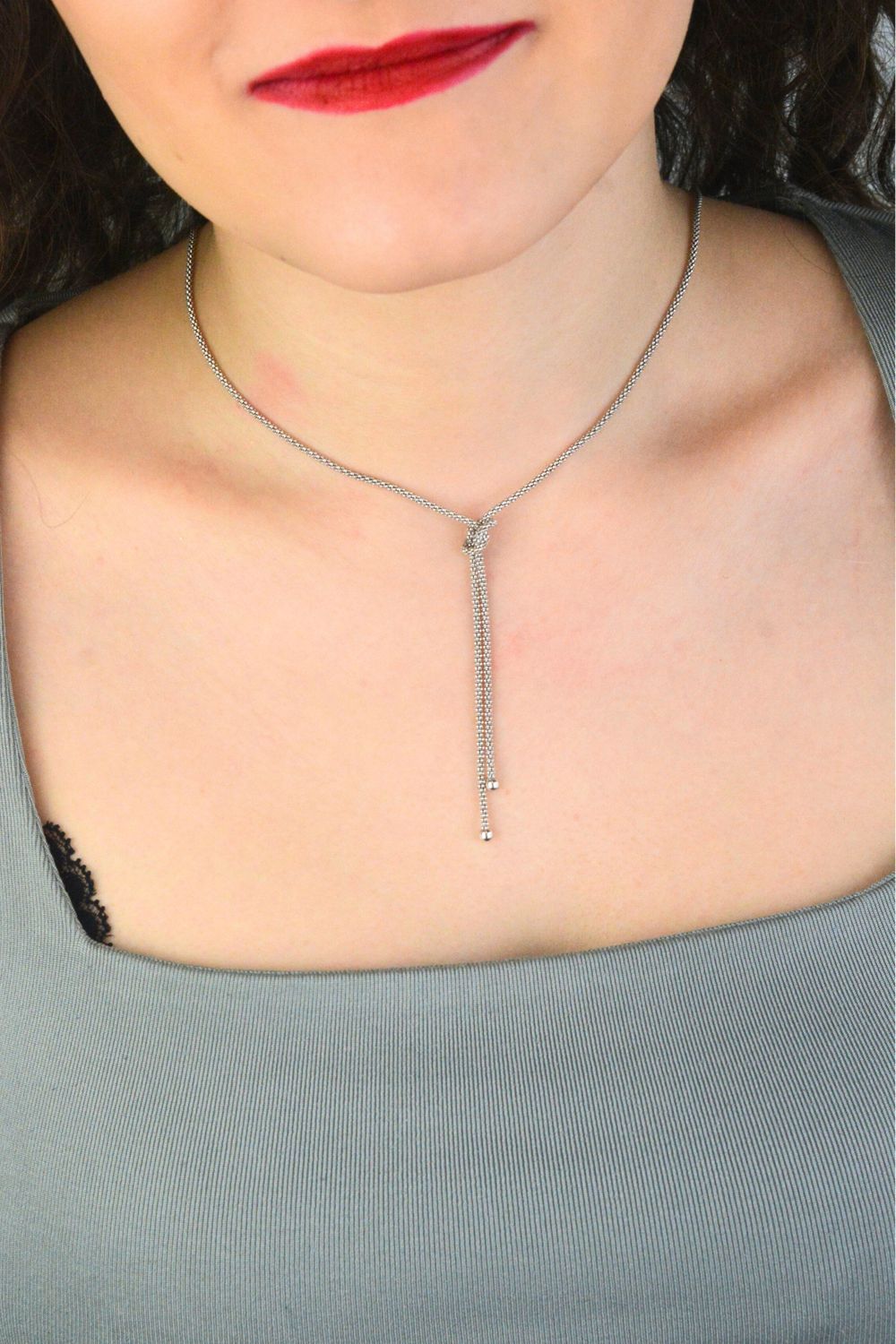 Stylowy srebrny naszyjnik krawatka z regulowaną długością 47 + 6 cm. Próba 925, waga 4,50 g. Elegancka biżuteria dla kobiet z klasą.1.jpg