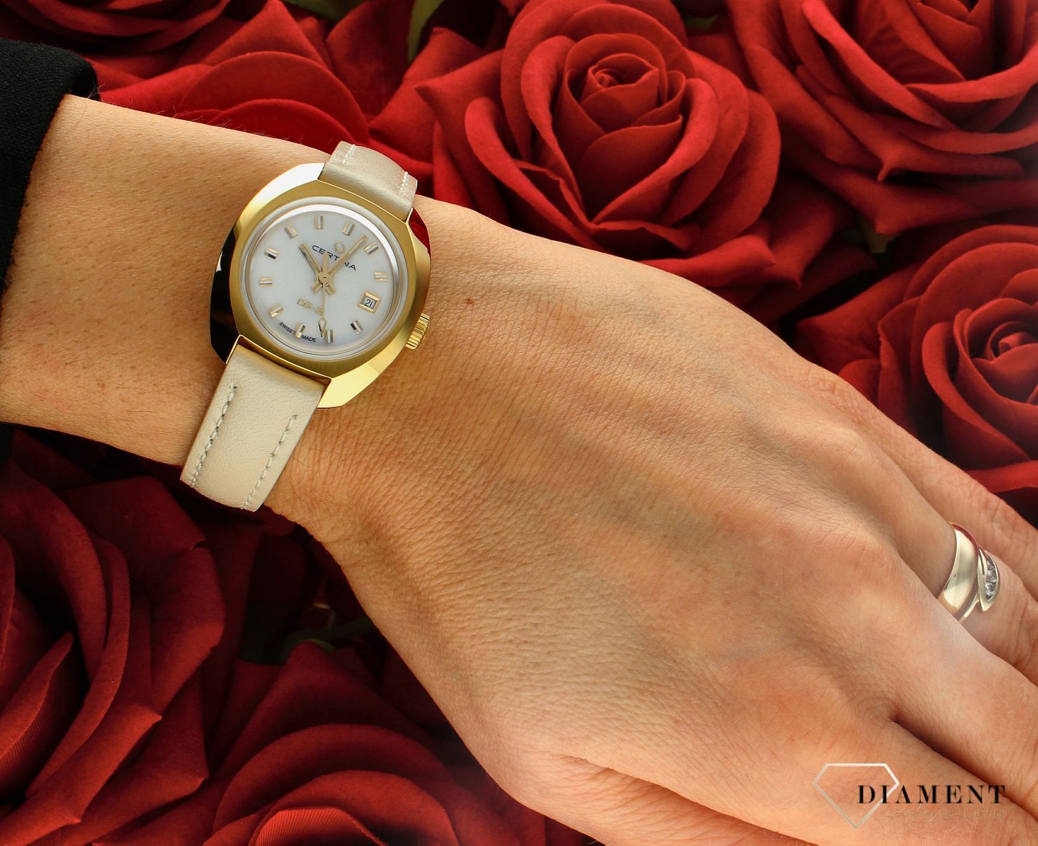 Zegarek damski Certina DS-2 Lady C024.207.36.111.00. Zegarek damski Certina. Damski zegarek z masą perłową. Damski zegarek elegancki na pasku. Zegarek damski szwajcarski. Zegarek damski Certina na pasku idealny na prezent (4).jpg