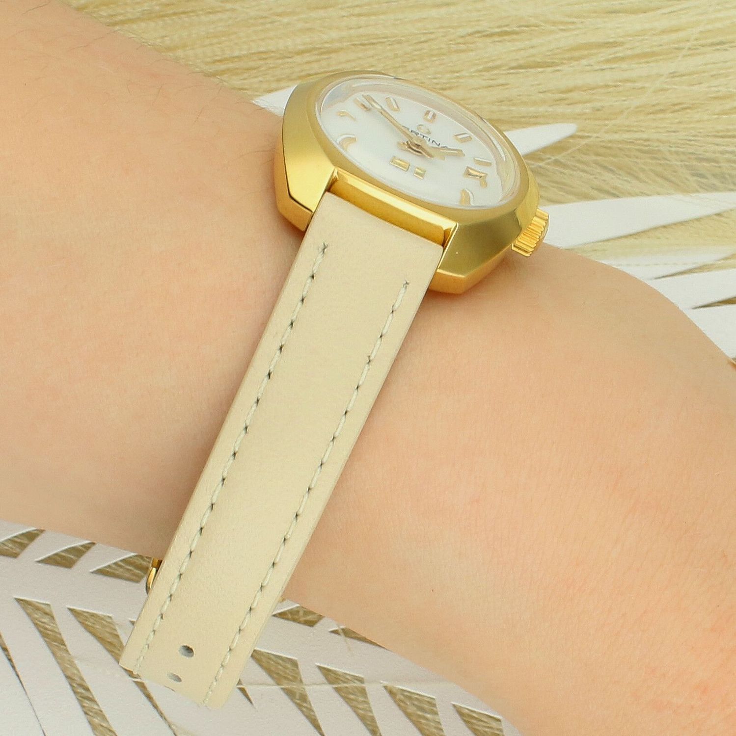 Zegarek damski Certina DS-2 Lady C024.207.36.111.00. Zegarek damski Certina. Damski zegarek z masą perłową. Damski zegarek elegancki na pasku. Zegarek damski szwajcarski. Zegarek damski Certina na pasku idealny na prezent (4).jpg