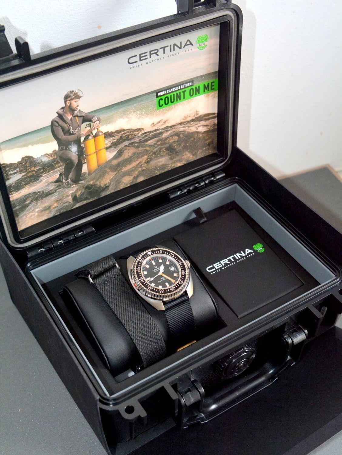 Zegarek męski Certina DS SUPER PH1000M C024.907.18.051.00. Męski zegarek automatyczny. Męski zegarek Certina. Zegarek męski Certina powermatic 80. Zegarek dla nurków. Zegarek Certina idealny na prezent dla mężczyzny (3).jpg