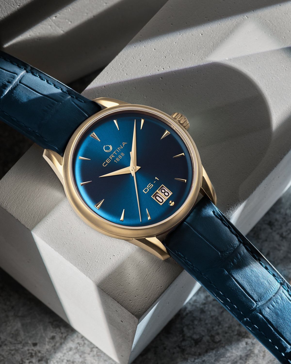 Zegarek Certina męski na niebieskim C029.426.36.041.00.jpg