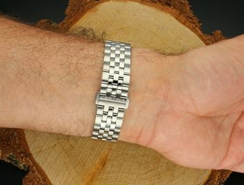Elegancki zegarek Certina DS-1 z automatycznym mechanizmem Powermatic 80 i szafirowym szkłem. Bransoleta ze stali i datownik. Styl i precyzja na lata (1).jpg