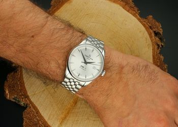Elegancki zegarek Certina DS-1 z automatycznym mechanizmem Powermatic 80 i szafirowym szkłem. Bransoleta ze stali i datownik. Styl i precyzja na lata (2).jpg