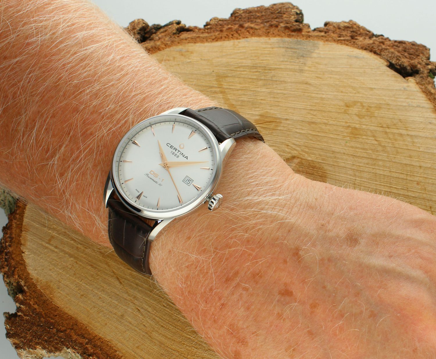 Zegarek męski Certina Urban DS-1 C029.807.16.031.01  to model stworzony dla mężczyzn, którzy szukają funkcjonalnego i eleganckiego dodatku do swojej garderoby. Powermatic 80 to mechanizm,1.jpg