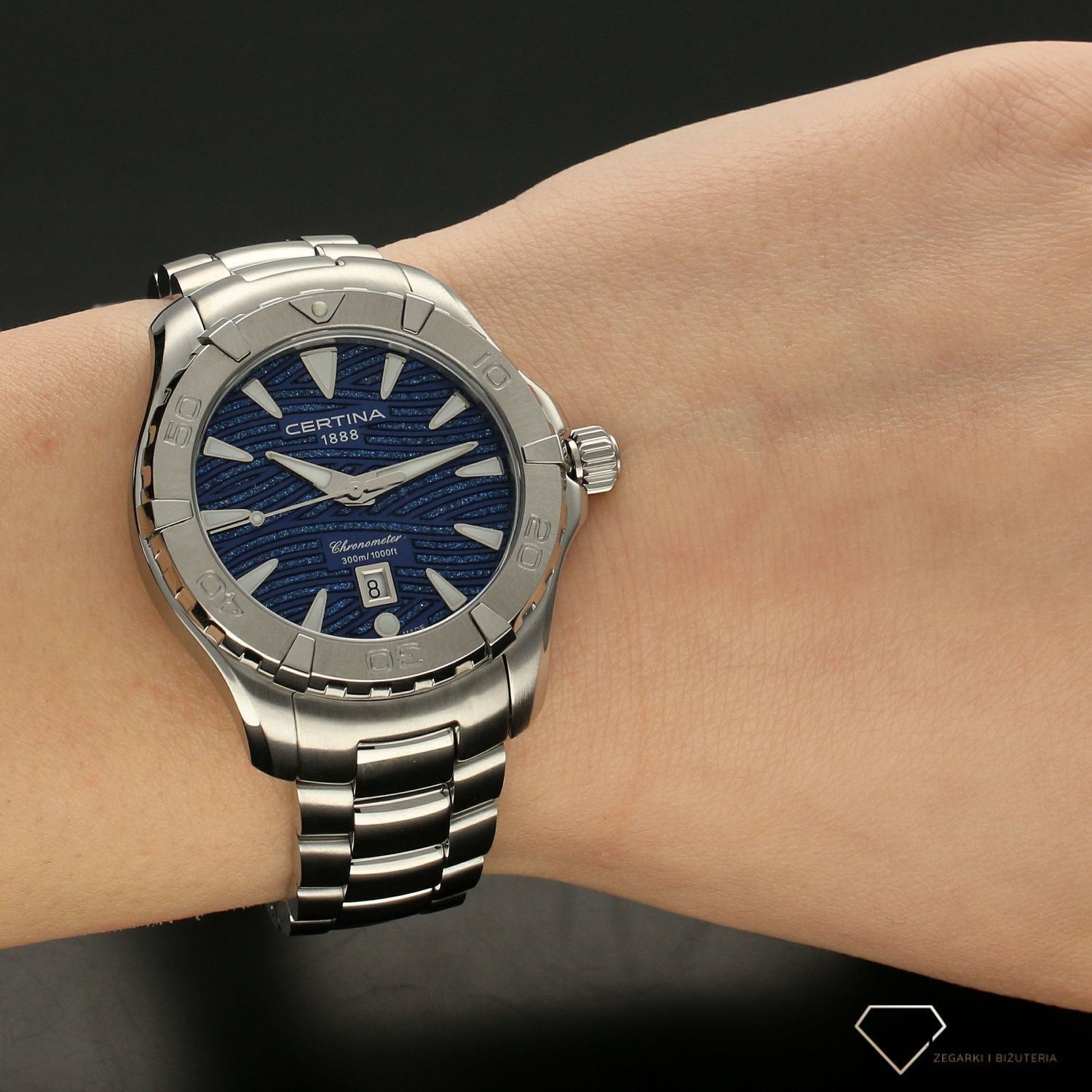Zegarek damski na bransolecie 'Fale oceanu' Certina Ds Action C032.251.11.041.09 (2).webp