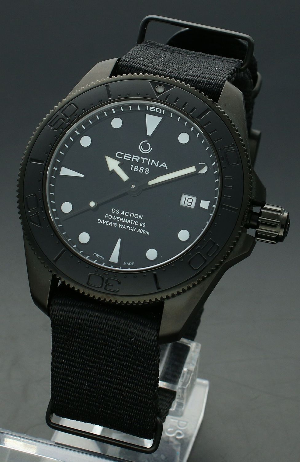 Zegarek męski Certina DS Action Diver Powermatic 80 C032.607.38.051.00. Zegarek męski automat. Zegarek męski do nurkowania z obracanym bezlem. Męski zegarek czarny. Szwajcarski zegarek do nurkowania.Zegarek z zakr.jpg