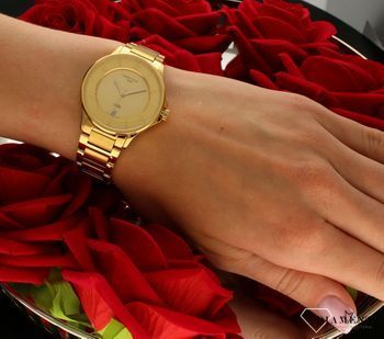 Zegarek damski w złotym kolorze Certina DS-6 Lady Chronometer C039.251.33.367.00. Zegarek Certina DS-6 Lady to uosobienie kobdfdości. Koperta w zegarku Certina DS-6 Lady ma średnicę 35  (1).jpg