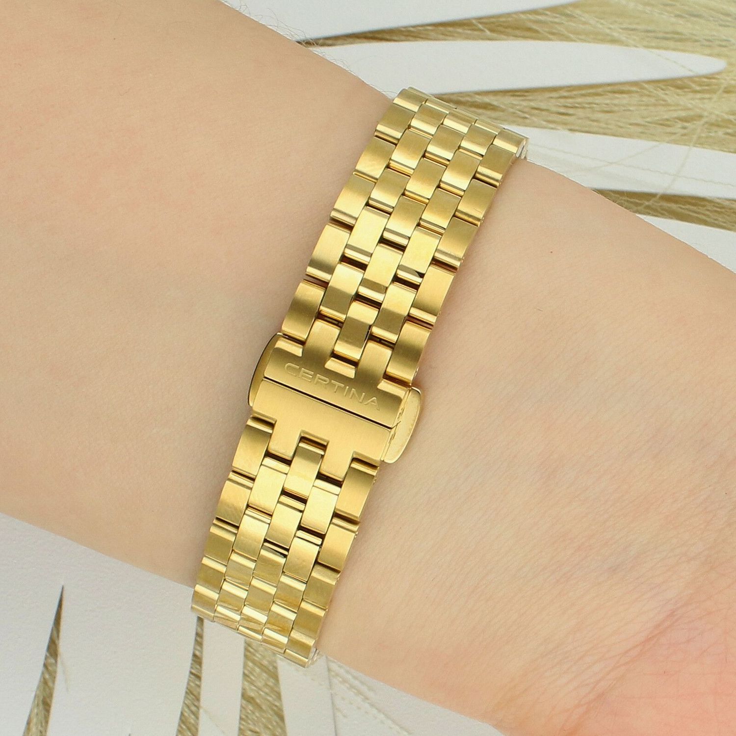 Zegarek damski Certina DS-8 Lady 31mm pokryty złotem C045.010.33.361.00.  Zegarek damski do nurkowania. Damski zegarek Certina na prezent. Damski zegarek szwajcarski w złotym kolorze. Pomysł na prezent dla kobiety..jpg