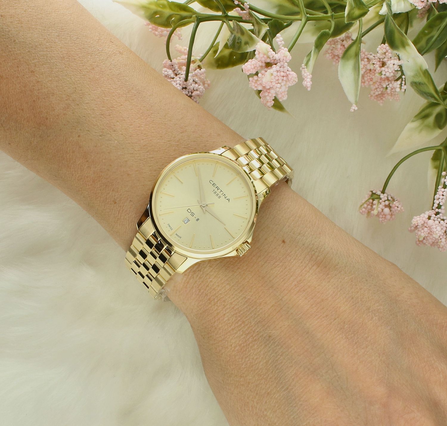 Zegarek damski Certina DS-8 Lady 31mm pokryty złotem C045.010.33.361.00.  Zegarek damski do nurkowania. Damski zegarek Certina na prezent. Damski zegarek szwajcarski w złotym kolorze. Pomysł na prezent dla kobiety..jpg