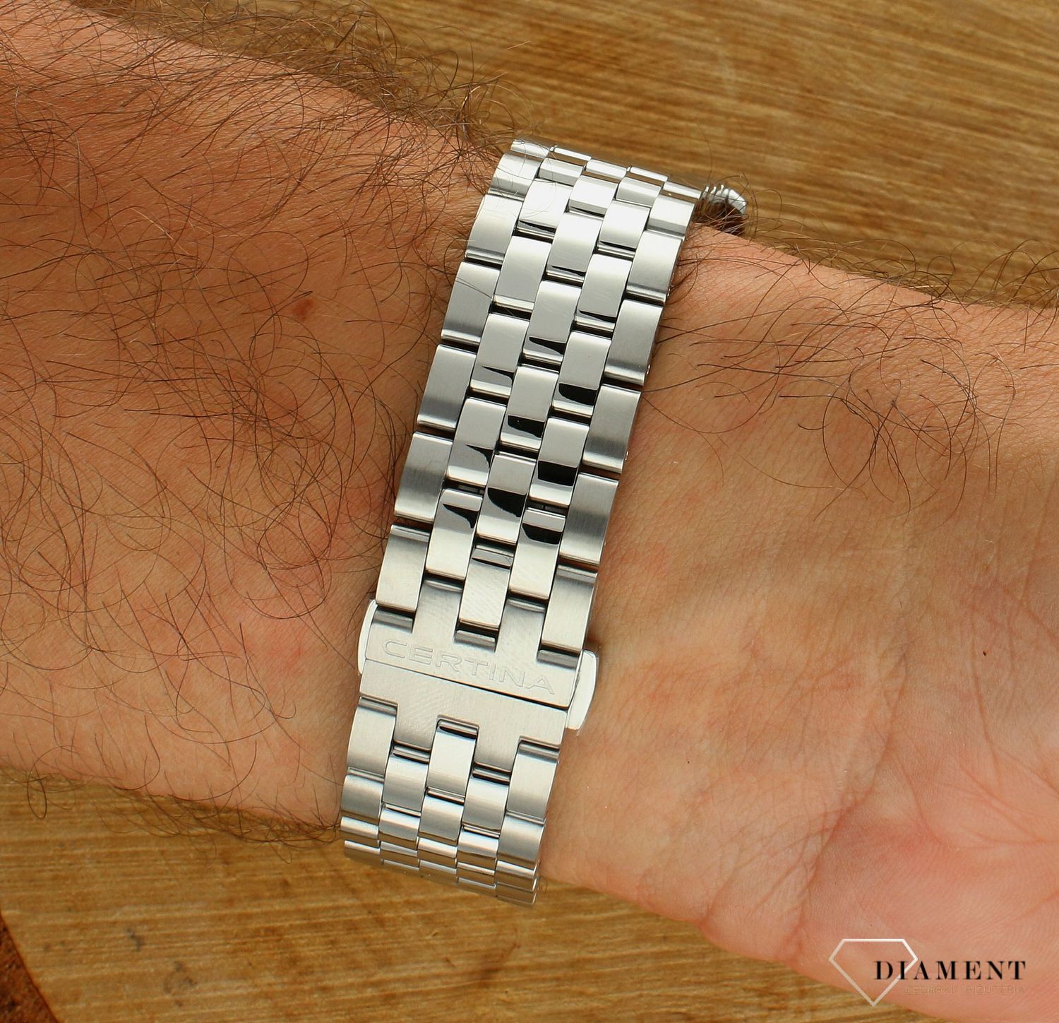 Zegarek męski Certina DS-8 Chrono C045.417.11.051.00 42 mm. Szwajcarski zegarek męski z chronografem. Zegarek dla mężczyzny na prezent. Szwajcarski zegarek z szafirowym szkłem Certina..jpg