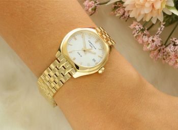 Zegarek damski Certina DS-2 Lady Diamonds z diamentami i tarczą z masy perłowej. Swiss Made, mechanizm Precidrive™, szkło szafirowe, powłoka PVD w złotym kolorze, wodoodporność 100 m.sdd2.jpg