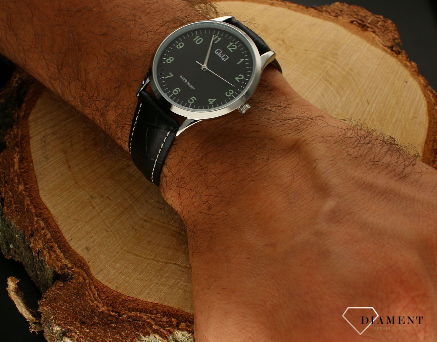 Zegarek męski QQ na czarnym pasku C08A-013P. tarczą. Zegarek męski na prezent..jpg