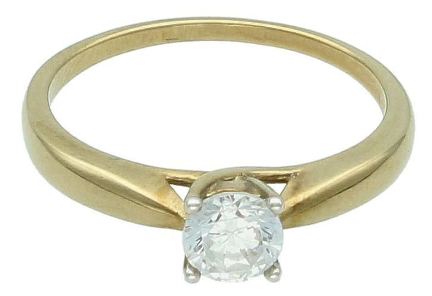 Pierścionek zaręczynowy z białą cyrkonią 333 C16035 Ponadczasowy wzór inspirowany ikonami sztuki jubilerskiej podkreśli piękno wyjątkowych momentów zaręczyn, rocznic, jubileuszy. Pierścionek 1.jpg