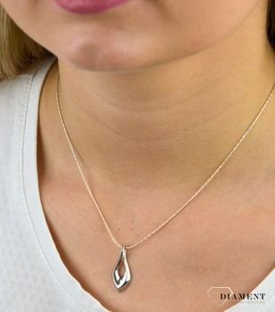 Srebrna zawieszka 925 łezka C17-MAX-IWR0002. Zawieszka o niezwykłym, nowoczesnym designie będzie doskonałym prezentem dla kobiety gustującej w ekstrawaganckich dodatkach (1).JPG