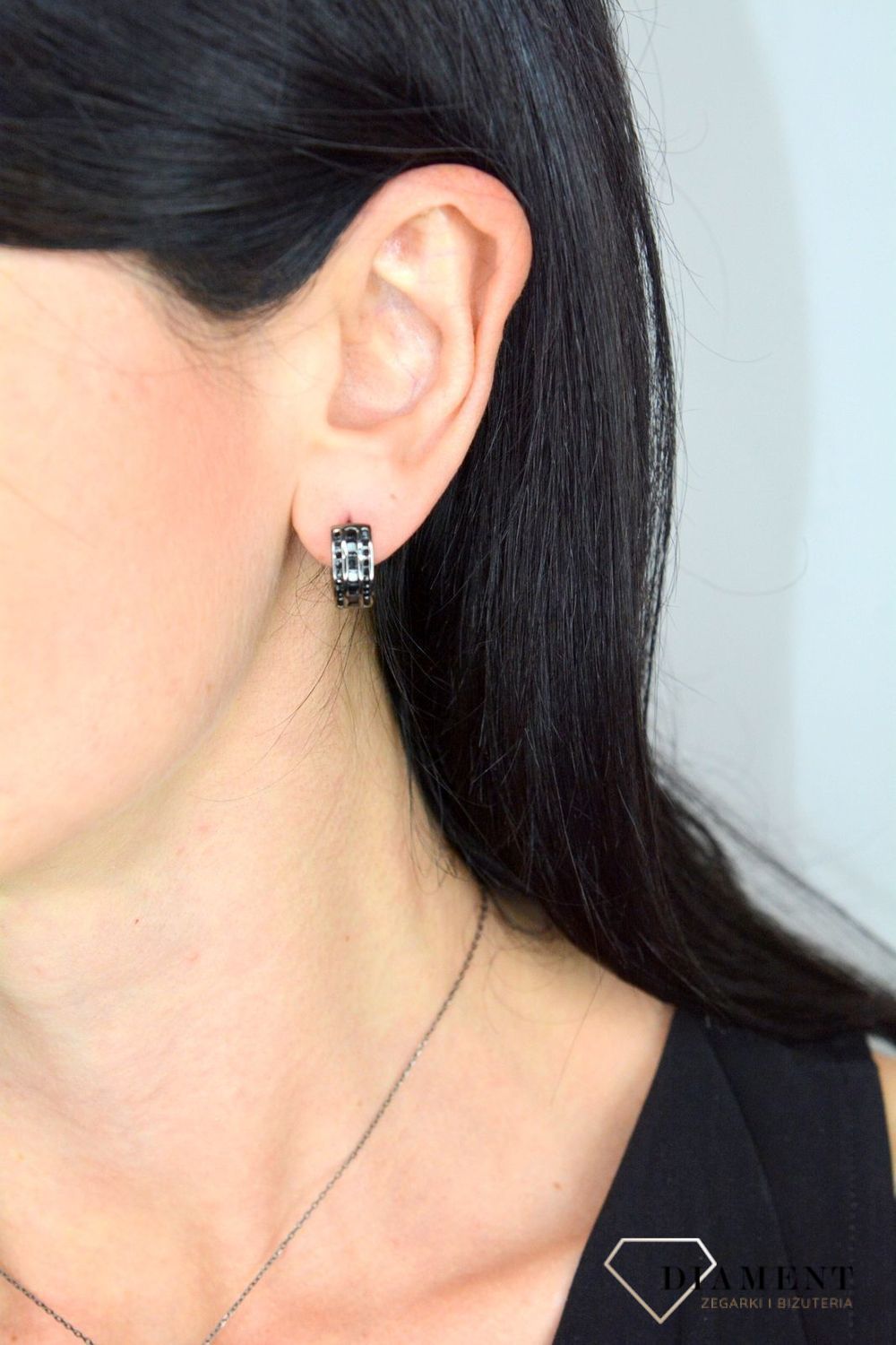 Kolczyki srebrne 'Czarne kółka z cyrkoniami'  C19-CIJ-IKLC019.jpg