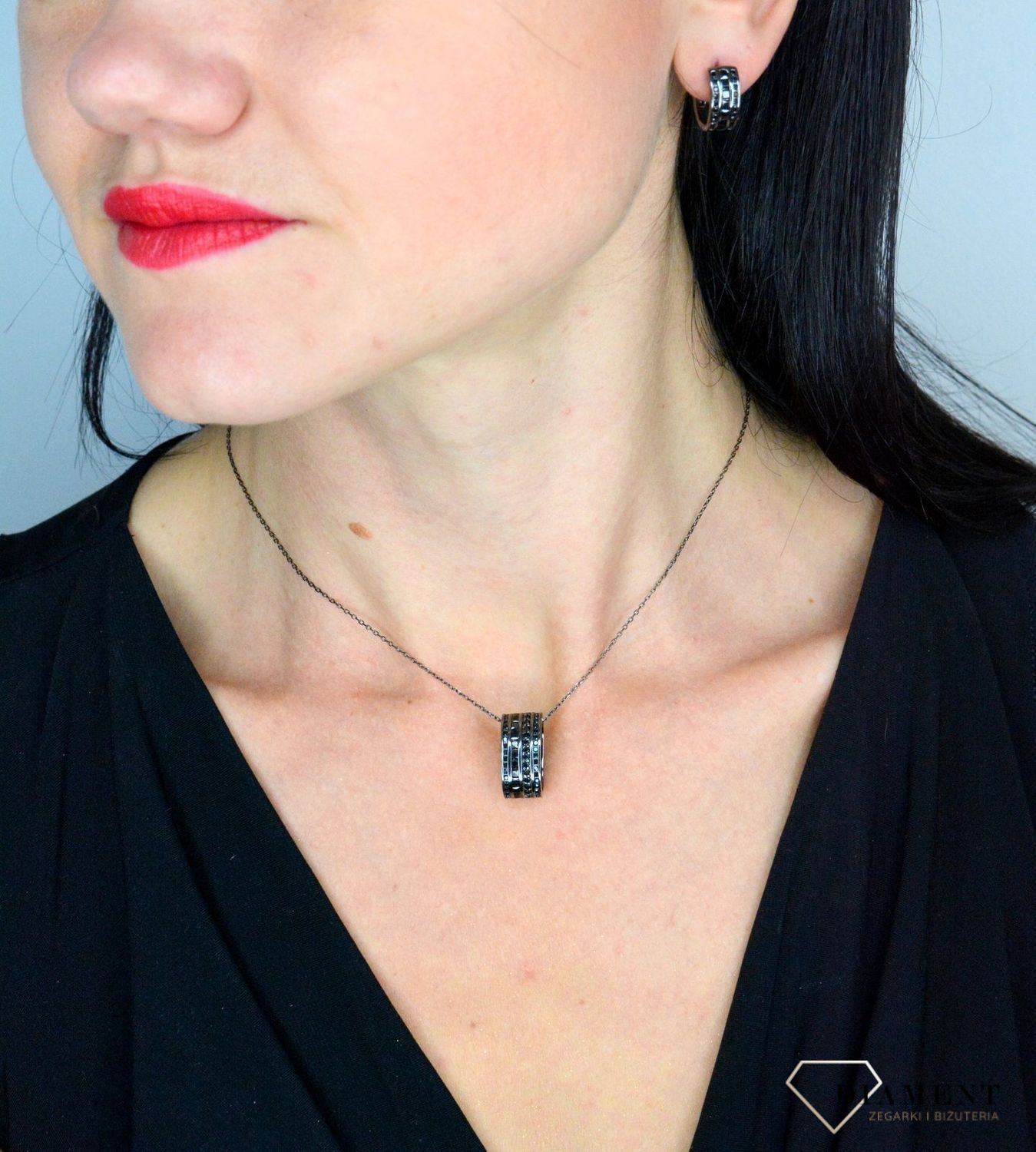 Kolczyki srebrne 'Czarne kółka z cyrkoniami'  C19-CIJ-IKLC019.jpg