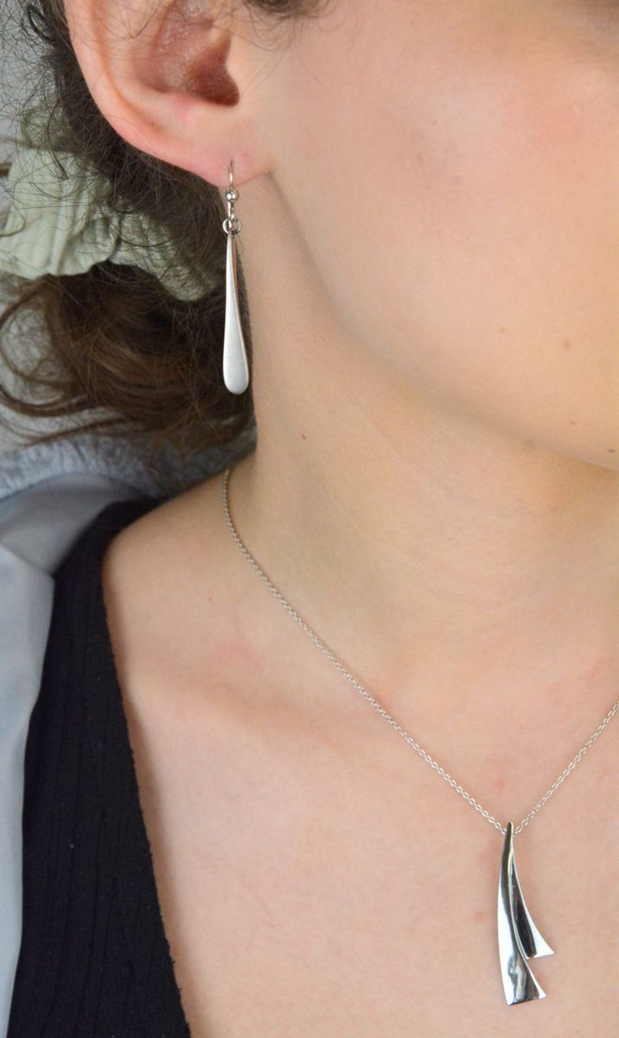 Kolczyki damskie wiszące matowe łezki próba 925, C19-PCS-ICRS004.jpg