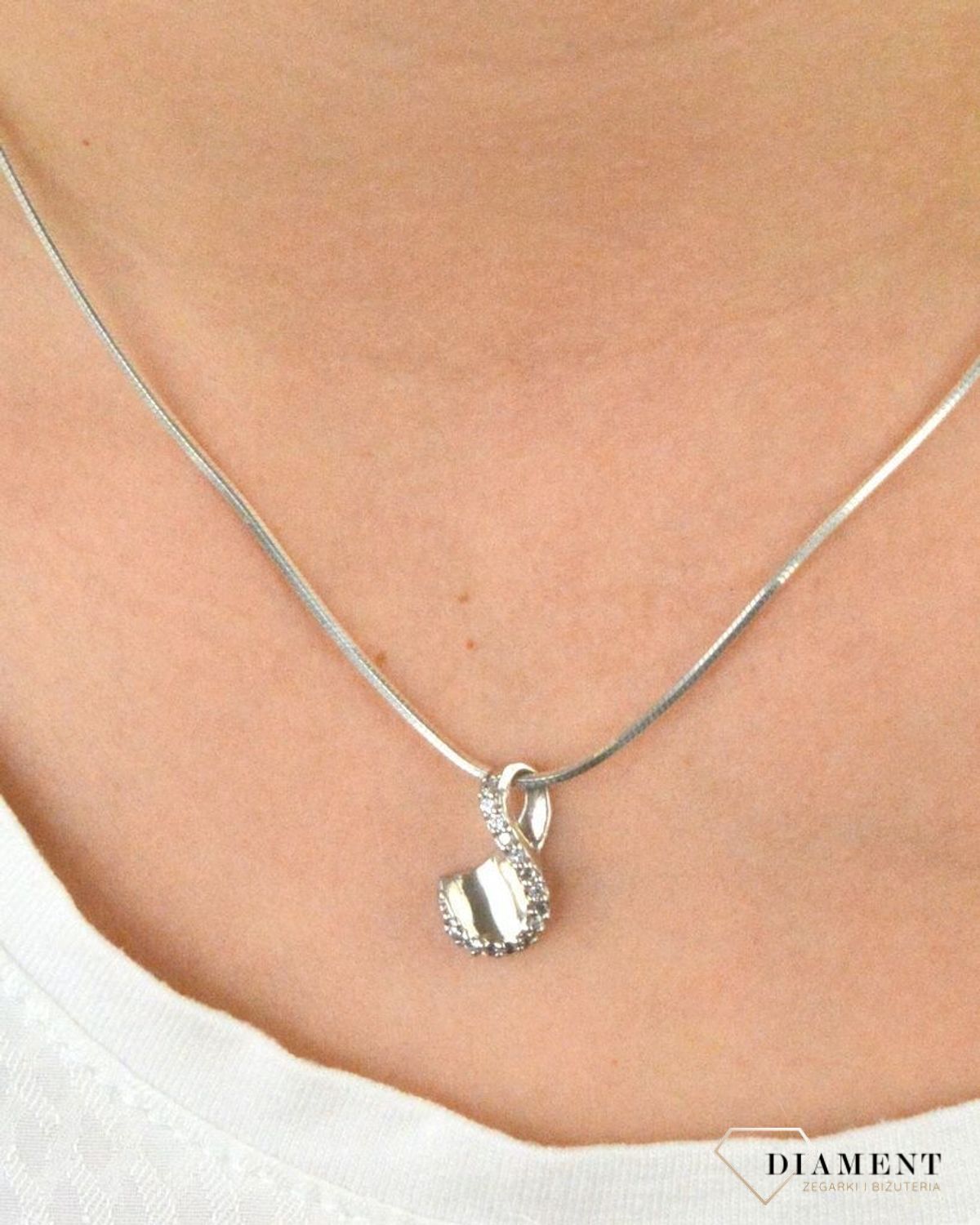 Srebrna zawieszka 925 ' Nowoczesna elegancja' C41-LIM-IWCW029.jpg