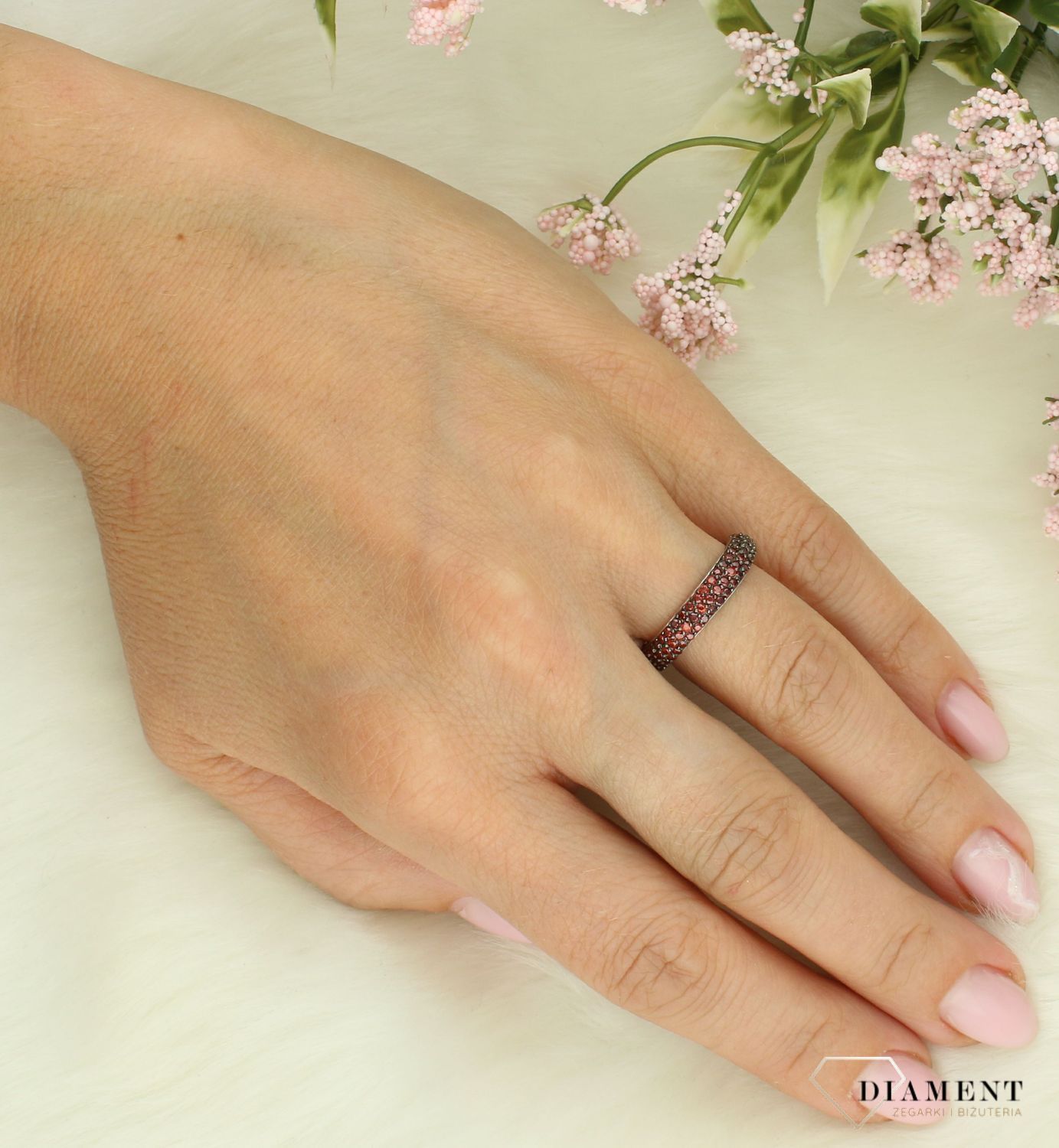 Srebrny pierścionek damski 925 obrączka z czerwonymi cyrkoniami rozmiar 11 C43-ART-IPC0009.jpg