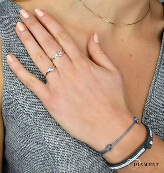 Pierścionek złoty DIAMENT 585 biały topaz i diamenty C51W69WTD. Piękny pierścionek został wykonany z najwyższej jakości złota próby 585. Piękny pierścionek z brylantem.  (8).JPG