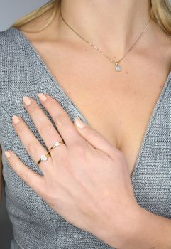 Pierścionek złoty DIAMENT 585 biały topaz, diamenty C52B96WTD. Piękny pierścionek został wykonany z najwyższej jakości złota próby 585 (2).JPG