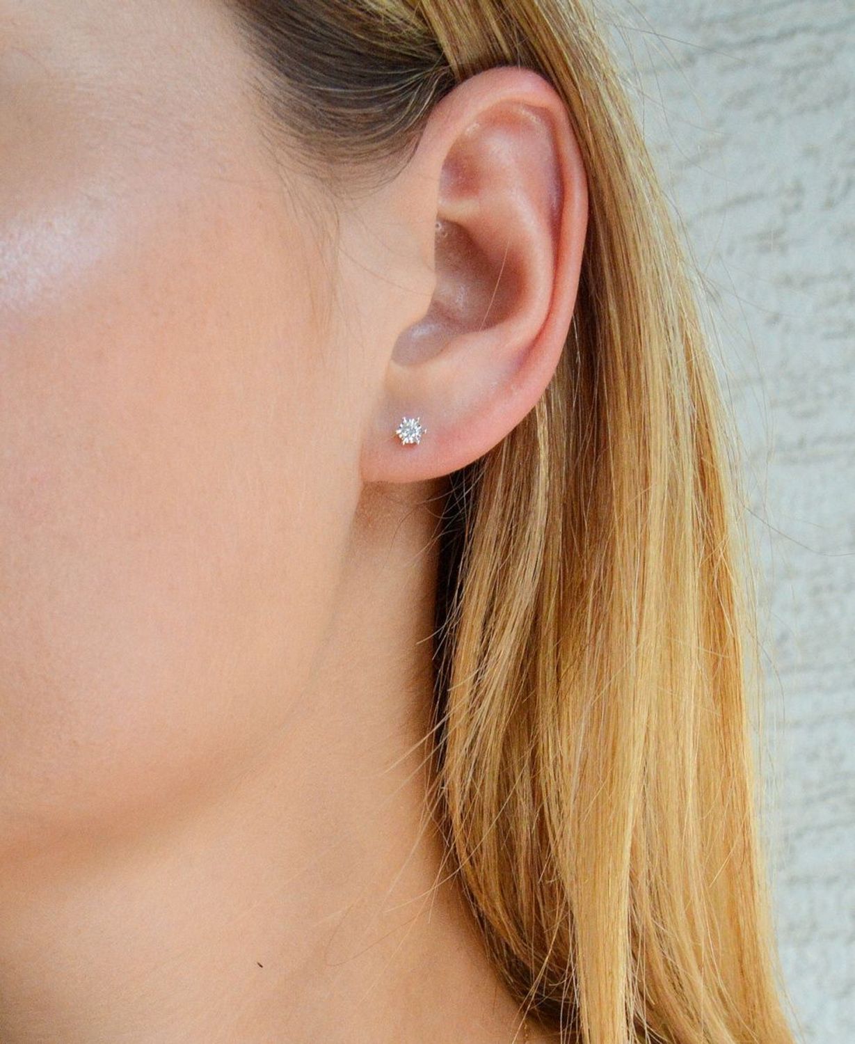 Kolczyki złote Pojedyncze Diamenciki 0,11 ct 585 CE1605Y.jpg