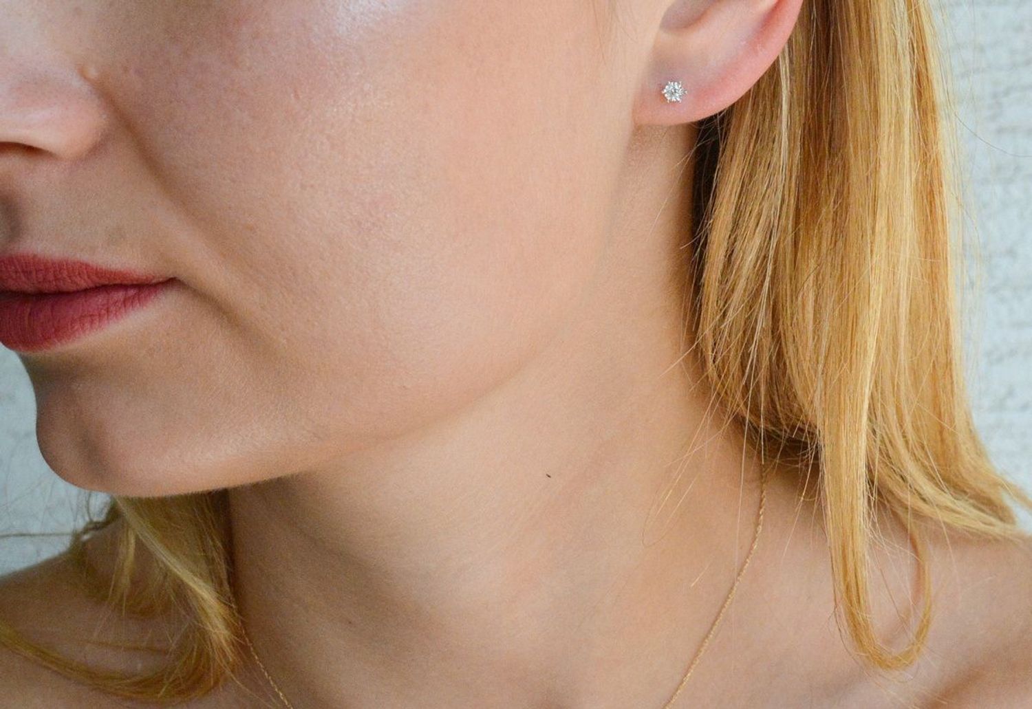 Kolczyki złote Pojedyncze Diamenciki 0,11 ct 585 CE1605Y.jpg