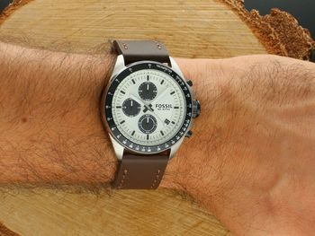 Elegancki zegarek męski Fossil 4053858017931 z chronografem, brązową tarczą i brązowym paskiem skórzanym. Wodoszczelność 100 m, 2.jpg