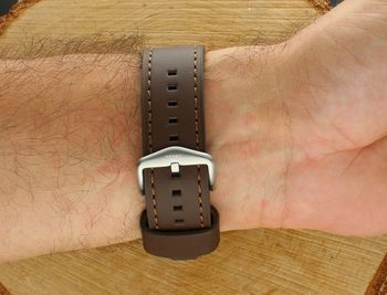 Elegancki zegarek męski Fossil 4053858017931 z chronografem, brązową tarczą i brązowym paskiem skórzanym. Wodoszczelność 100 m, szkło mineralne, analogowy pomiar czasu.5.jpg